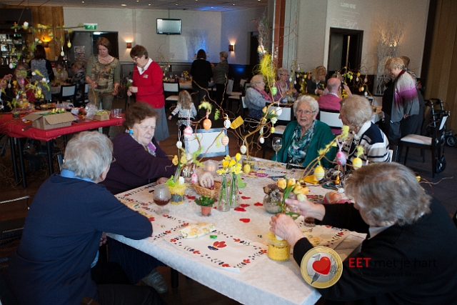 20150322 frans versteden fotografie - tilburginbeeld FRVE0843.jpg - eet met je hart lunch en creatieve workshop paastakken maken